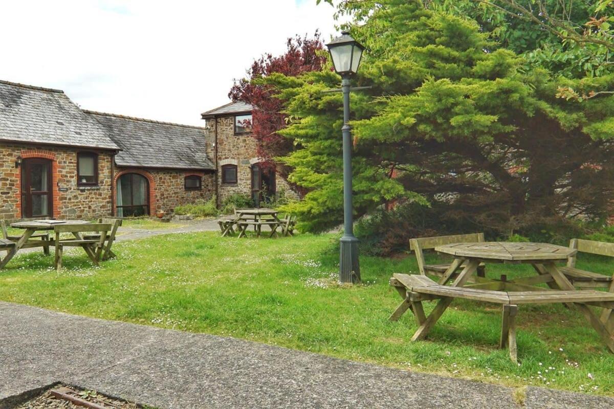 Charming 2 Bedroom Coastal Cottage Nr Bude Bagian luar foto